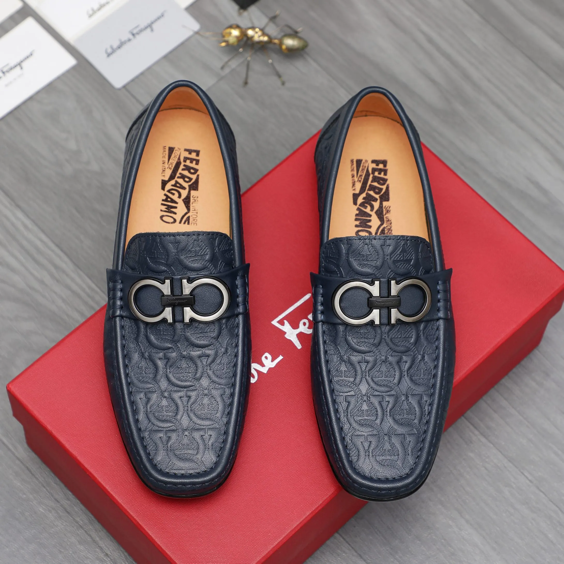 Men's shoes 💰380 Product trademark: Ferragamo "Ferragamo" casual slip-on shoes Regular size: 38-45 (45. Customized, non-returnable) Product materials: Selected embossed cowhide upper, pigskin lining, rubber outsole